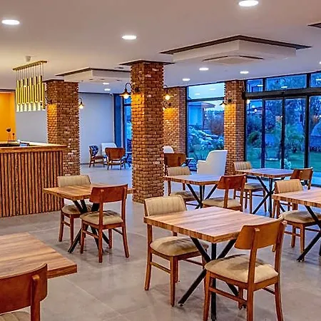 Hotel Cunda Nisa