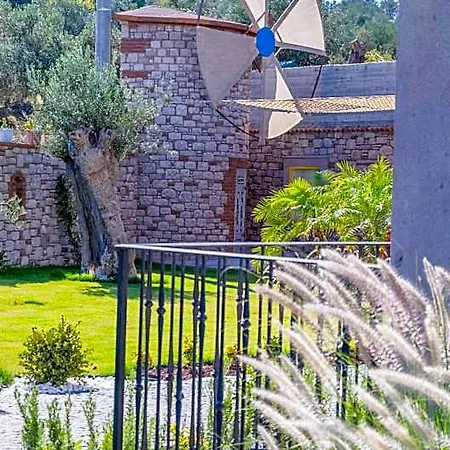 Hotel Cunda Nisa 3*